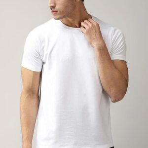 Your go-to for everything. From casual Fridays to a Sunday brunch, our plain white tee is the perfect foundation for any outfit