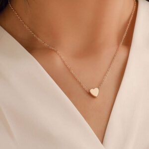 Gold-Plated Mini Heart Pendant Necklace Minimalist Locket या Gold-Plated Chain Gift for Women Everyday Wear
